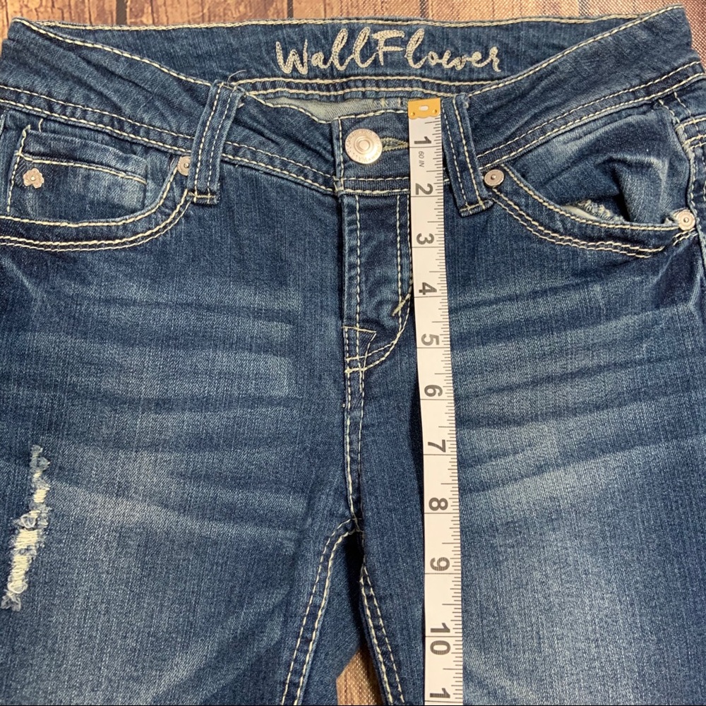 Wallflower Distressed Skinny Jeans - Picture 3 of 6